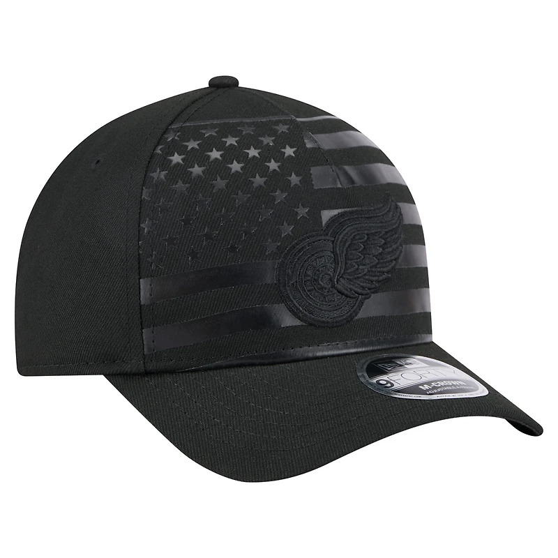 Casquette ajustable en forme de A 9FORTY Game Day Stealth Flag des Red Wings de Detroit de New Era pour homme