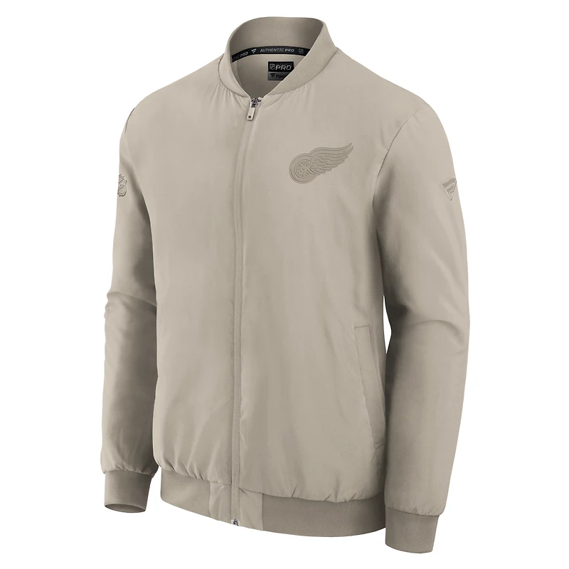 Blouson aviateur léger entièrement zippé Fanatics Tan Detroit Red Wings Authentic Pro Road pour homme