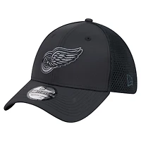Men's New Era  Black Detroit Red Wings Blackout 39THIRTY Flex Fit Hat