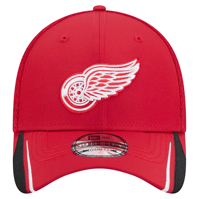 Men's New Era  Red Detroit Wings Linear Featherweight 39THIRTY Flex Hat