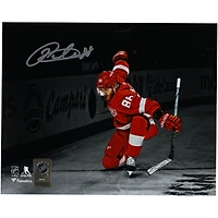 Photographie autographiée de 8" x 10" de Patrick Kane, Red Wings de Detroit, en vedette de la célébration