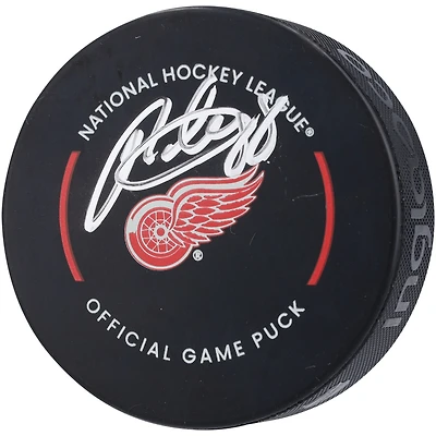 Rondelle de match officielle autographiée par Patrick Kane des Red Wings de Détroit