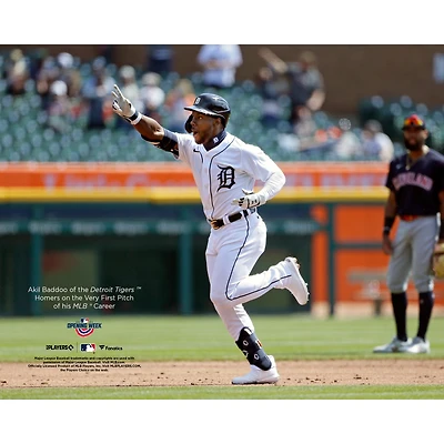 Photographie non signée du premier coup de circuit en carrière d'Akil Baddoo des Detroit Tigers 2021