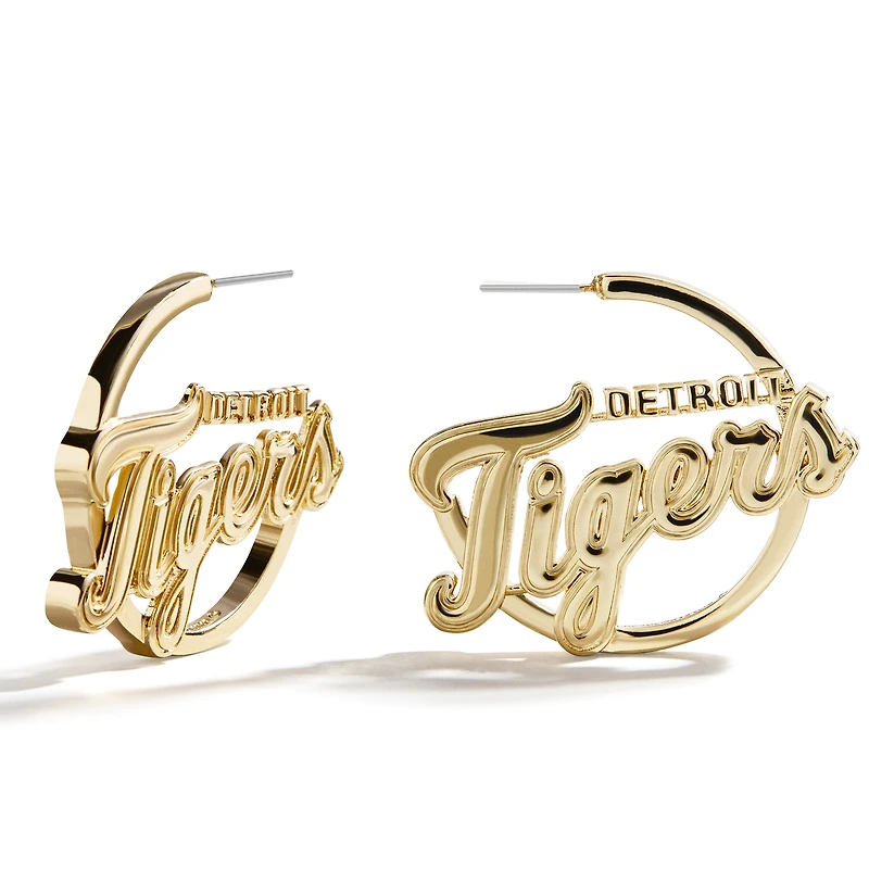 Boucles d'oreilles créoles BaubleBar Detroit Tigers avec logo.
