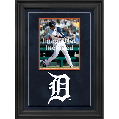 Cadre photo vertical de luxe Detroit Tigers 8" x 10" avec logo de l'équipe