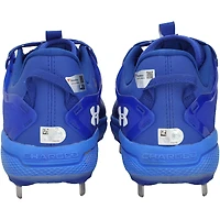 Crampons Under Armour bleus autographiés par Kerry Carpenter, portés lors d'un match des Tigers de Detroit (saison 2024 de la MLB).