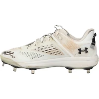 Crampons blancs Under Armour portés en match par Kerry Carpenter (Detroit Tigers) lors de la saison 2024 de la MLB, avec inscription « Portés en match en 2024 » - RG13322361-62