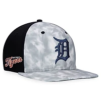 Men's Majestic Gray Detroit Tigers Smoke Dye Snapback Hat