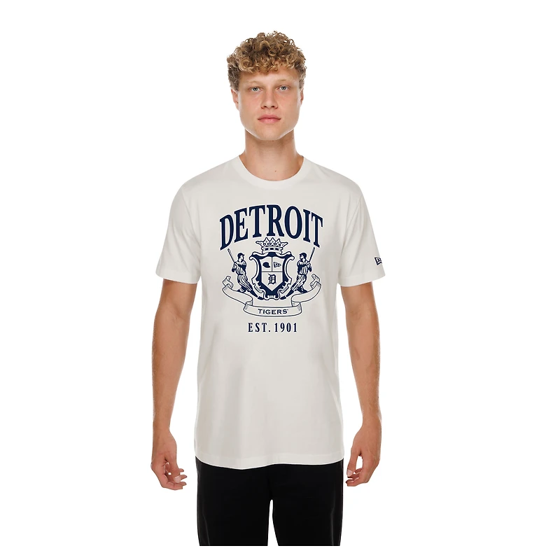 T-shirt floqué beige New Era Detroit Tigers Lifestyle pour homme, avec blason.