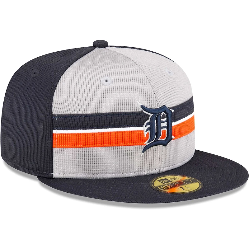 Casquette ajustée 59FIFTY pour hommes des Detroit Tigers 2024 New Era gris entraînement au bâton sur le terrain