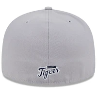 Casquette ajustée 59FIFTY Detroit Tigers Gameday Sideswipe New Era pour hommes, bleu marine/gris