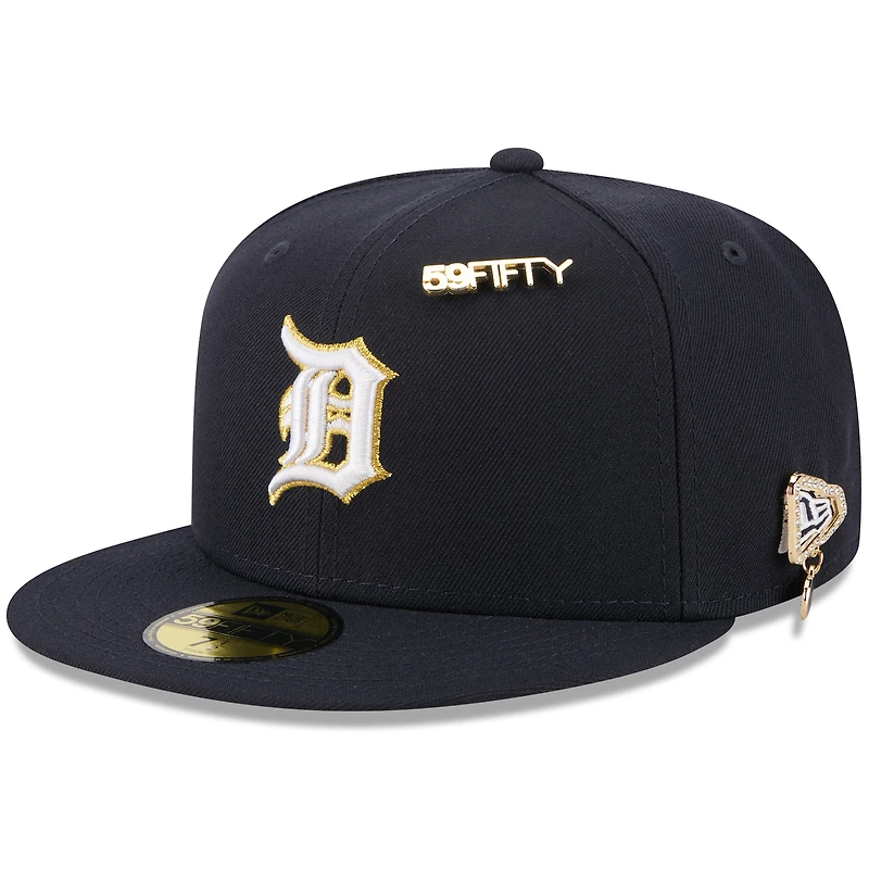 Casquette ajustée 59FIFTY Day 2025 bleu marine des Detroit Tigers pour homme New Era avec épingles