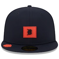Men's New Era Navy Detroit Tigers 2026 Clubhouse Alternate Quill Tech 59FIFTY Fitted Hat