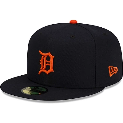 Casquette ajustée New Era 59FIFTY bleu marine Detroit Tigers Road Authentic Collection pour homme