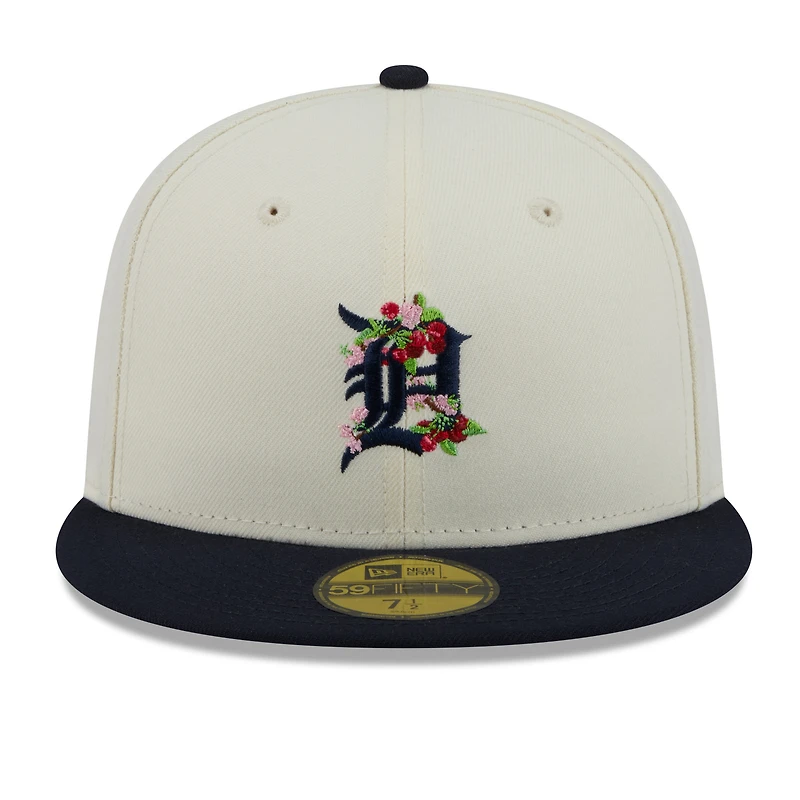 Casquette ajustée New Era 59FIFTY pour homme, blanche et marine, motif Detroit Tigers Blossom