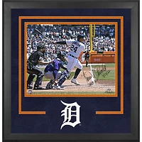 Photographie encadrée de luxe autographiée de 16'' x 20'' de Miguel Cabrera pour son 3000e coup sûr avec les inscriptions « 3000th Hit » et « 4/23/22 » des Detroit Tigers