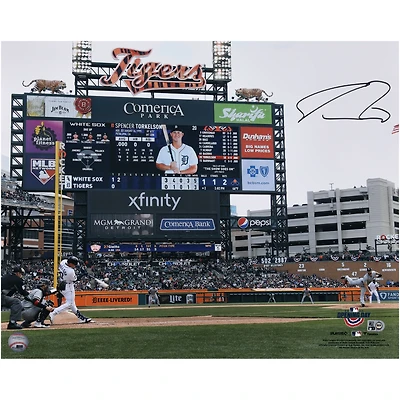 Photographie autographiée de Spencer Torkelson des Detroit Tigers, 16" x 20" lors de sa première apparition au bâton