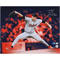 Photo dédicacée de Tarik Skubal (Detroit Tigers) - 40,6 x 50,8 cm (16 x 20 pouces) - Édition limitée n° /10 - Sélection Cy Young Spotlight 2025 de la Ligue américaine - Couleurs des Tigers - Dédicace multiple