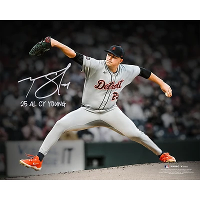 Photo de lanceur autographiée de Tarik Skubal, des Tigers de Detroit, 40,6 x 50,8 cm, avec inscription « 25e Cy Young de la Ligue américaine ».