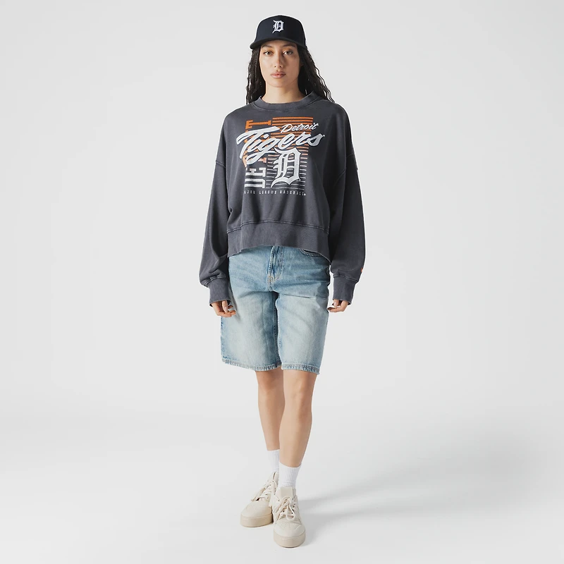 Sweat-shirt court à manches dolmen bleu marine Detroit Tigers pour femme New Era Boxy Mineral Wash
