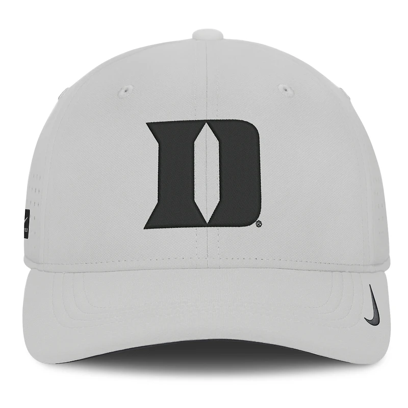 Casquette Nike Royal Duke Blue Devils 2026 Sideline Practice AeroBill Swooshflex Dri-FIT pour homme