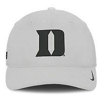Casquette Nike Royal Duke Blue Devils 2026 Sideline Practice AeroBill Swooshflex Dri-FIT pour homme