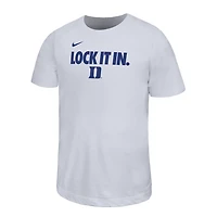 T-shirt Nike Dri-FIT Legend Duke Blue Devils blanc pour jeunes (édition 2026) - Modèle banc de touche