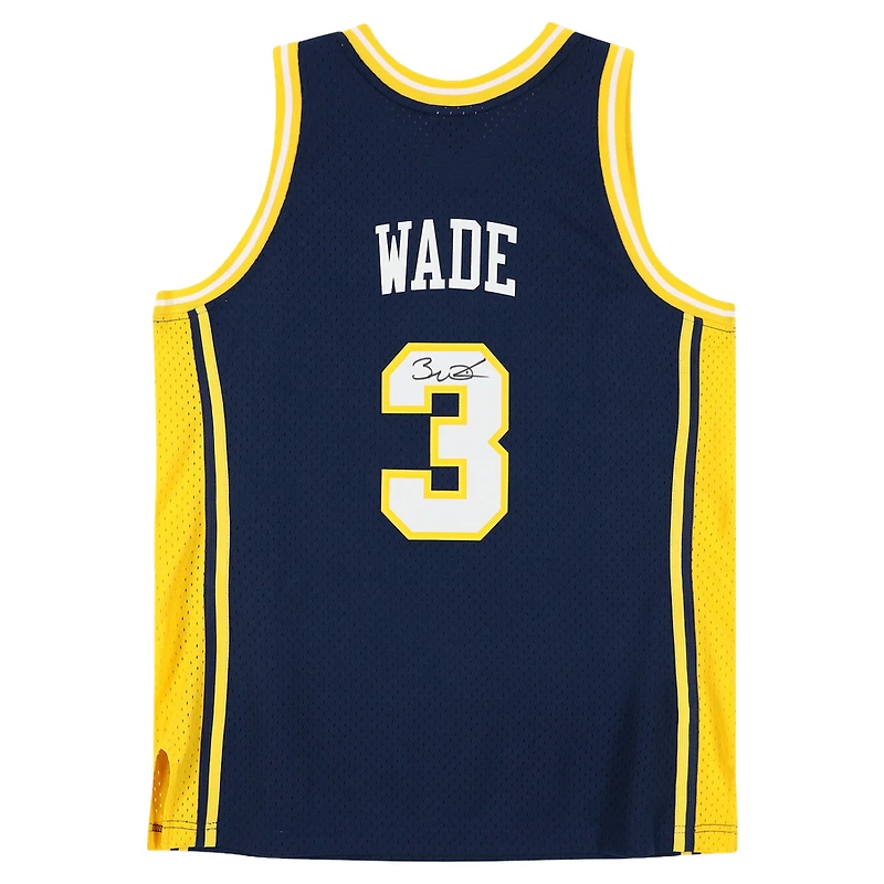 Dwyane Wade Navy Marquette Golden Eagles Autographed Mitchell & Ness 2002 Swingman Jersey