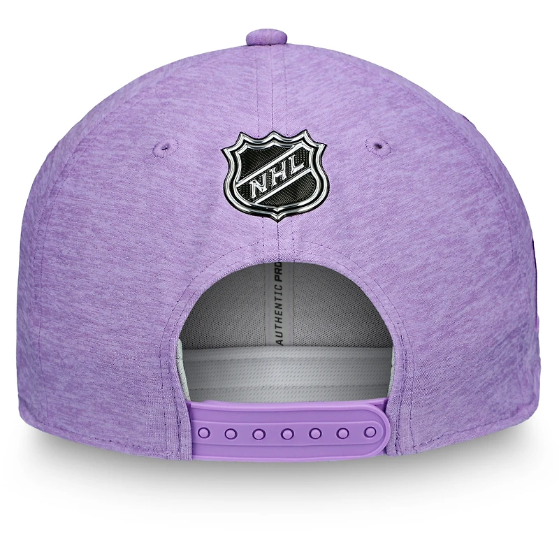 Casquette ajustable Fanatics Heather Purple des Oilers d'Edmonton 2020 Hockey Fights Cancer pour hommes