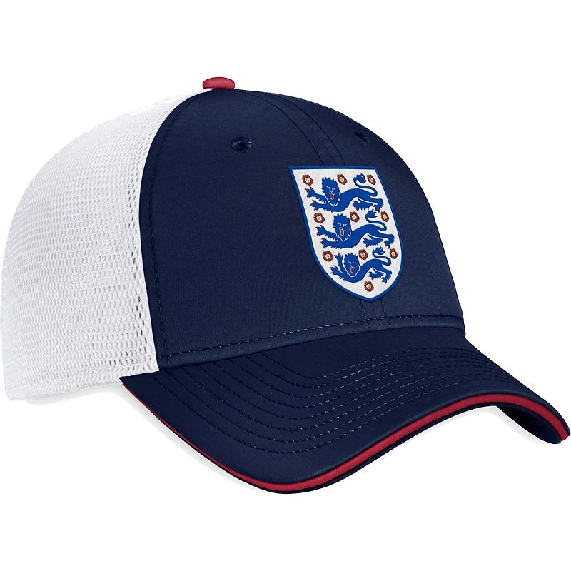 Casquette snapback camionneur Fanatics bleu marine/blanc de l'équipe nationale d'Angleterre pour homme