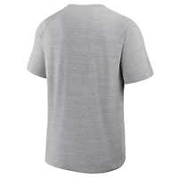 T-shirt gris Fanatics Corporate Clutch Poly pour homme