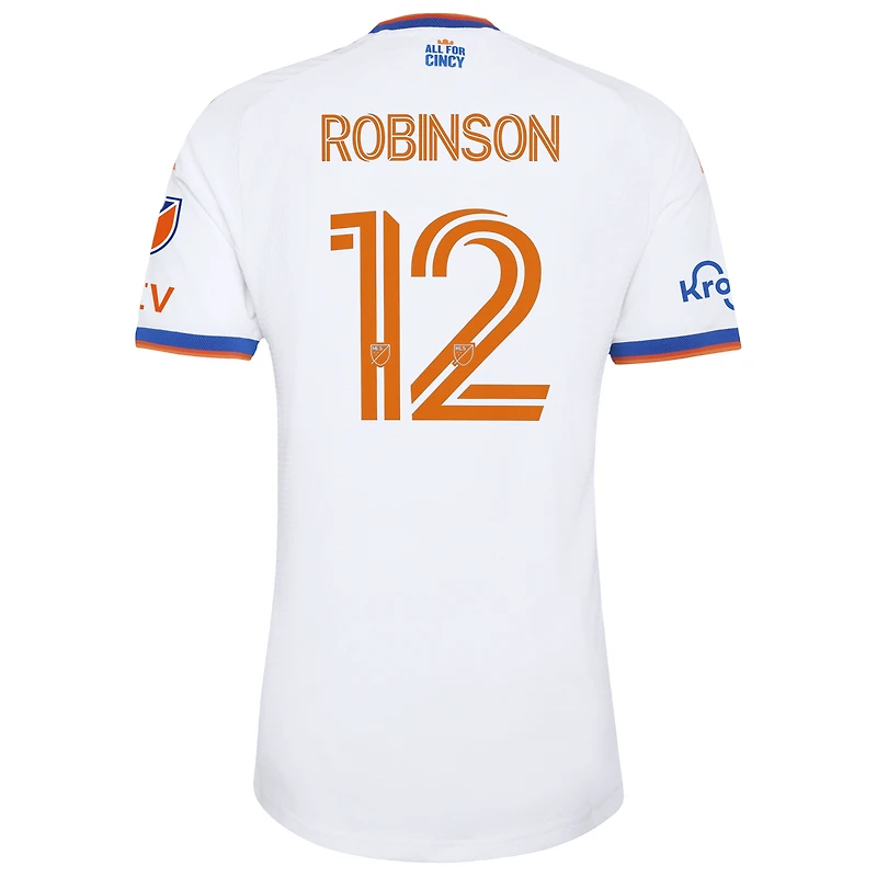 Maillot authentique adidas Miles Robinson blanc FC Cincinnati 2026 The Seven Hills Kit pour homme
