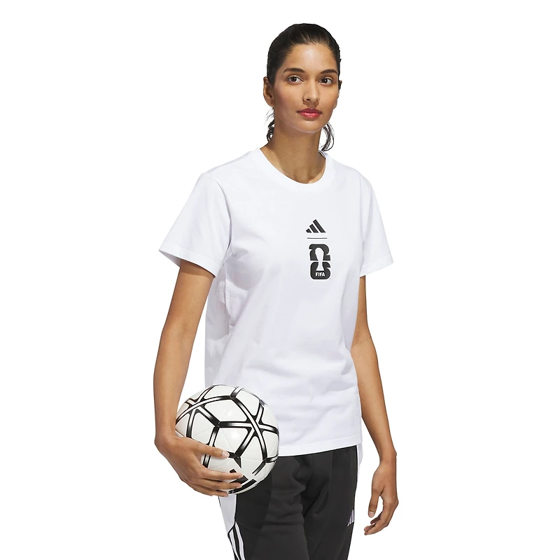 T-shirt graphique officiel adidas blanc Coupe du Monde de la FIFA 2026 pour femme