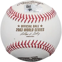 Balle de baseball autographiée par Josh Beckett, des Marlins de Floride, avec le logo des Séries mondiales de 2003 et l'inscription « MVP des Séries mondiales 2003 ».