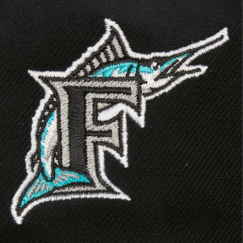 Casquette Snapback noire avec étiquette de l'équipe des Marlins de Floride Mitchell & Ness pour hommes