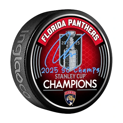 Rondelle de hockey autographiée par Carter Verhaeghe des Panthers de la Floride, championne de la Coupe Stanley 2025, avec l'inscription « 2025 SC Champs »