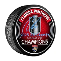 Rondelle de hockey autographiée par Carter Verhaeghe des Panthers de la Floride, championne de la Coupe Stanley 2025, avec l'inscription « 2025 SC Champs »