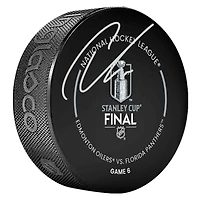 Rondelle de match officielle autographiée par Carter Verhaeghe, champion de la Coupe Stanley 2025, des Panthers de la Floride