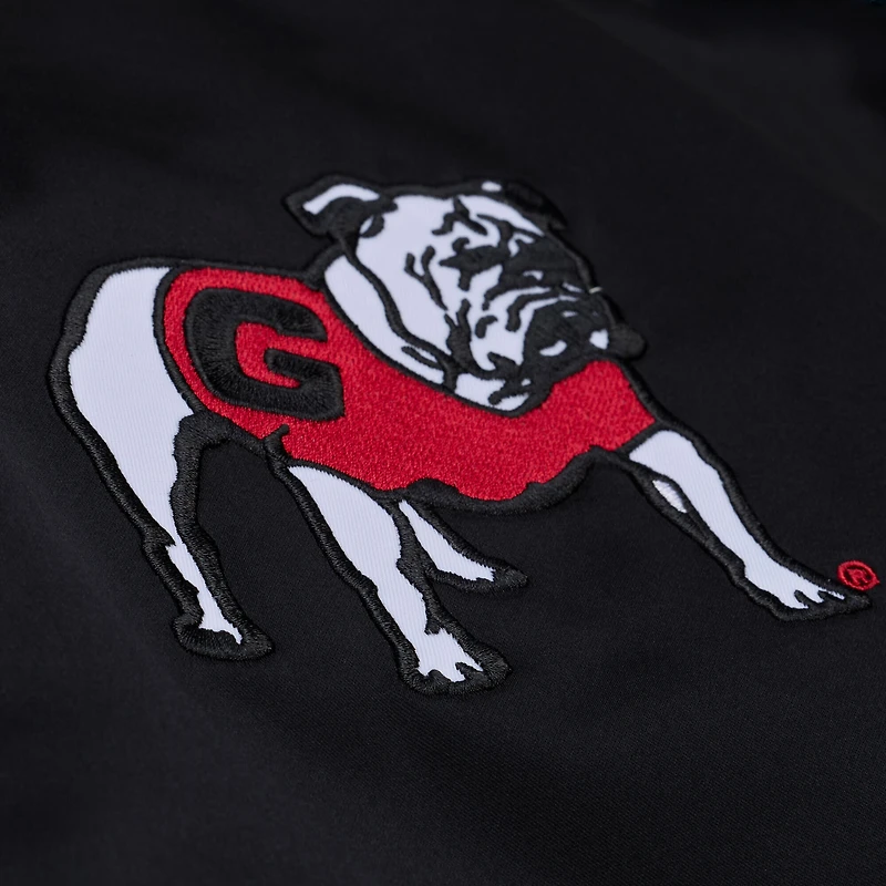 Veste Mitchell & Ness noire pour homme, modèle Georgia Bulldogs, à double pochette, en satin léger et fermeture boutons-pression.