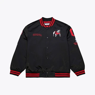 Veste Mitchell & Ness noire pour homme, modèle Georgia Bulldogs, à double pochette, en satin léger et fermeture boutons-pression.