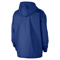 Veste à capuche Nike Royal Golden State Warriors Courtside Premium Club Anorak quart de zip pour homme