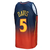 Maillot de joueur Mitchell & Ness Baron Davis bleu marine/orange Golden State Warriors 2006/07 Hardwood Classics Fadeaway Swingman pour homme