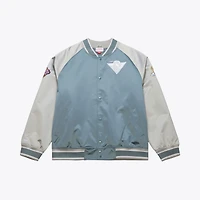 Veste Mitchell & Ness Thunderstorm légère en satin bleu/argent pour homme, modèle Golden State Warriors. Fermeture à boutons-pression.