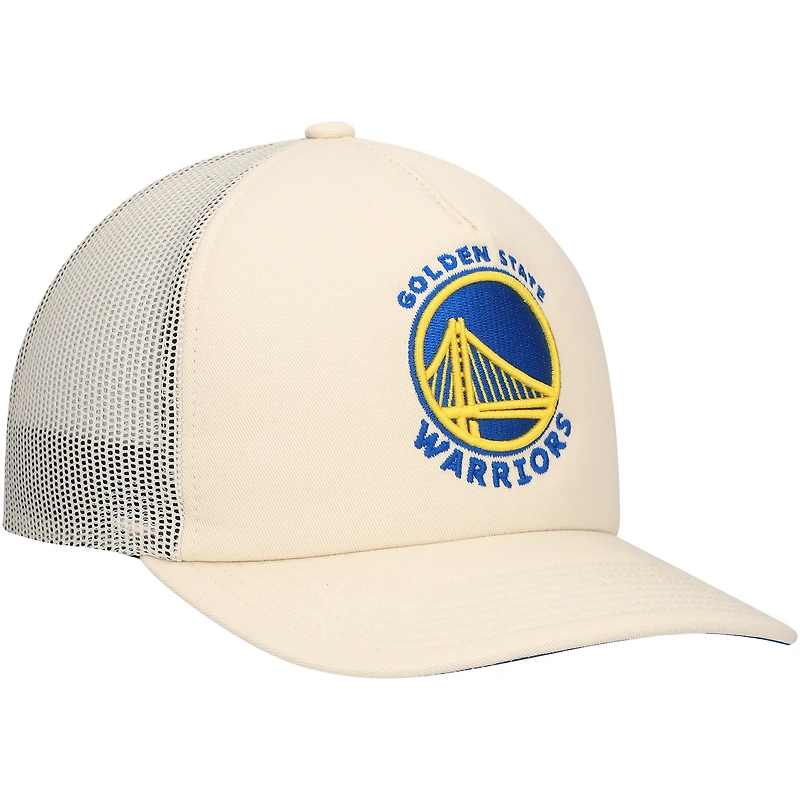 Casquette réglable de camionneur crème Golden State Warriors Mitchell & Ness pour hommes