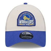 Casquette réglable New Era kaki/Royal Golden State Warriors Throwback Patch Trucker 9FORTY pour hommes