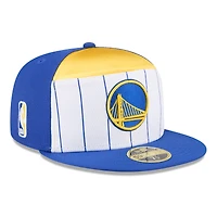 Casquette ajustée New Era 59FIFTY pour homme, blanche et bleue, Golden State Warriors, collection NBA 2025, modèle Tip Off Split Panel.