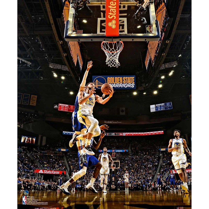 Photographie non signée du lay-up de Stephen Curry des Golden State Warriors