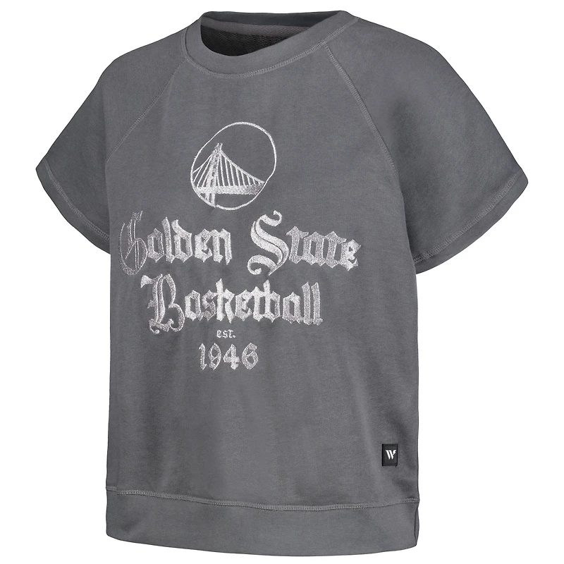Sweat-shirt à manches courtes raglan en polaire brodée pour femmes The Wild Collective gris Golden State Warriors