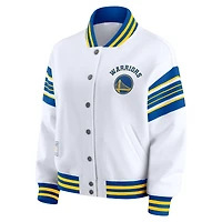 Sweat-shirt en molleton blanc à boutons-pression pour femme WEAR by Erin Andrews des Golden State Warriors