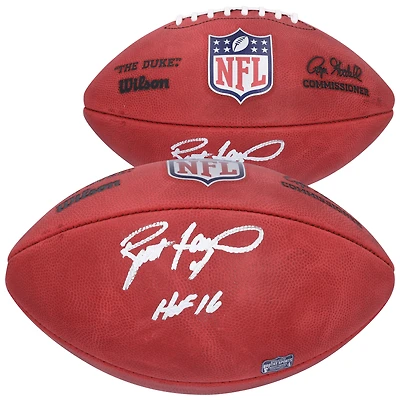 Ballon de football américain Wilson Duke en couleur, autographié par Brett Favre (Green Bay Packers), avec inscription « HOF 16 ».